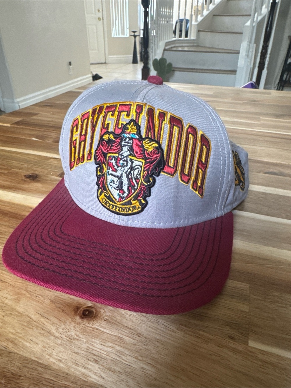 Harry Potter Gryffindor Two-Tone Embroidered Snapback Hat - Maroon & Gray